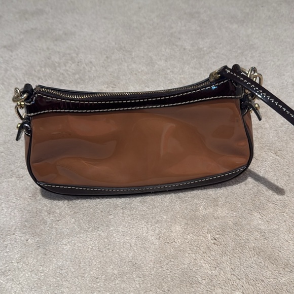 Dooney and Bourke mini handbag in tan patent leather - Picture 2 of 4
